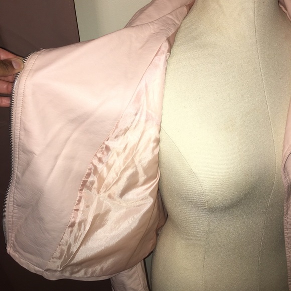 SALE 🤍 FOREVER 21 faux leather jacket - Picture 5 of 7